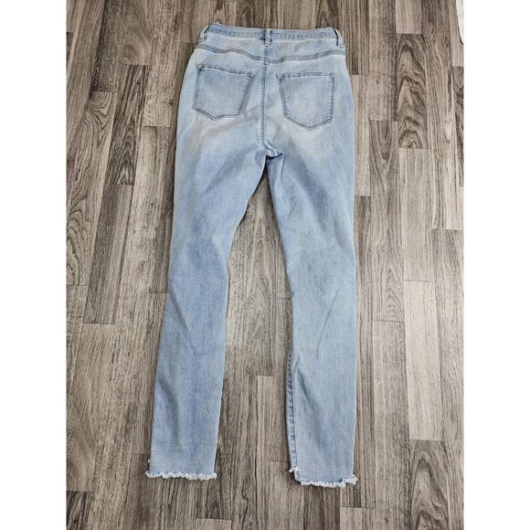 Refuge Jeans Womens 6 Light Wash Distressed Skinny Raw Hem Stretch Denim Ankle - Picture 2 of 10